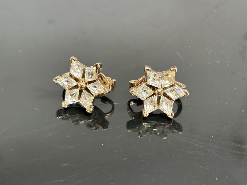 Vintage Trifari Rhinestone Flower Snowflake Cluster Gold Tone Clip On Earrings